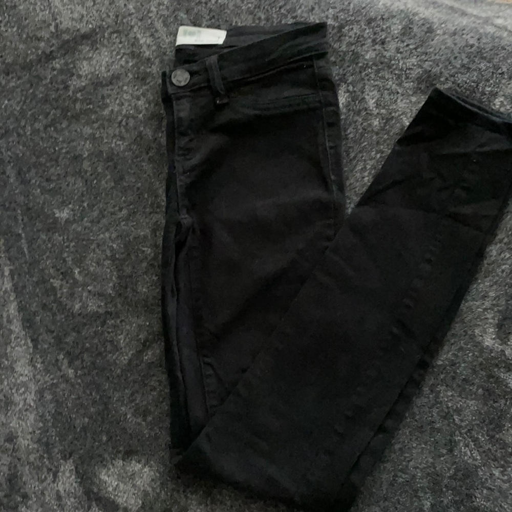 Black skinny jeggings